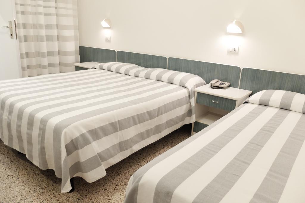 Hotel Aurea リミニ エクステリア 写真